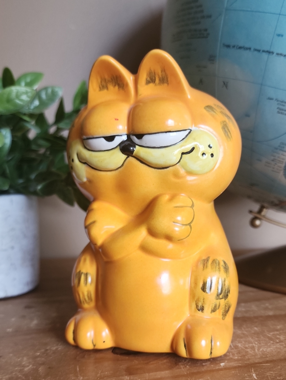 Vintage Garfield Ceramic Coin Bank 1983